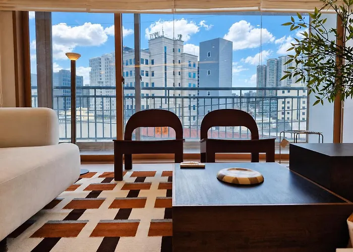 Spacious 132 Sqm, Ddp , Jongno *