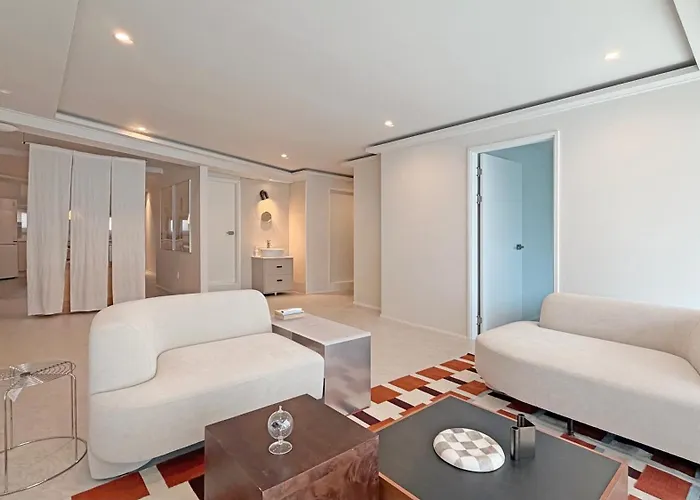 Villa Spacious 132 Sqm, Ddp , Jongno