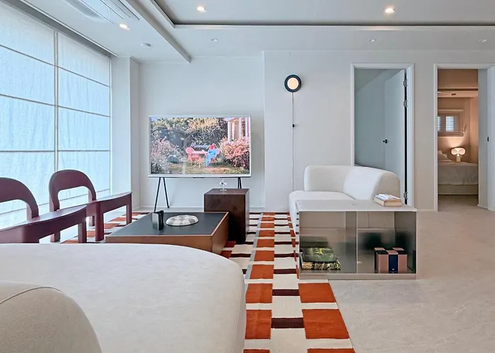 Spacious 132 Sqm, Ddp , Jongno * Seoul