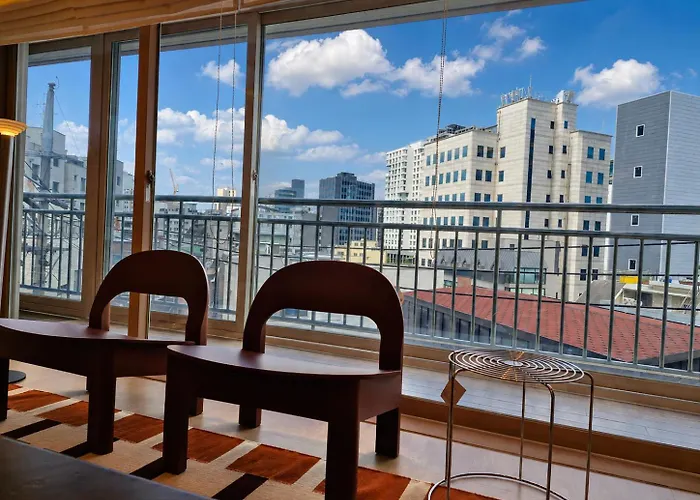 Spacious 132 Sqm, Ddp , Jongno Villa