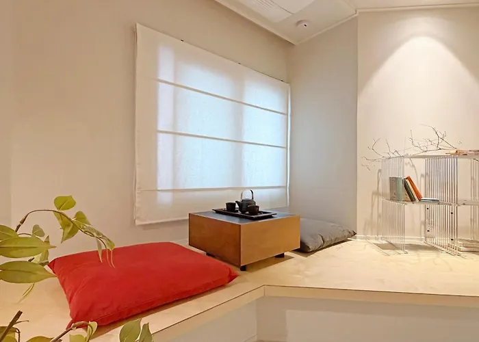 Villa Spacious 132 Sqm, Ddp , Jongno