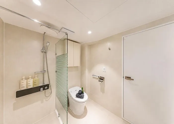 Spacious 132 Sqm, Ddp , Jongno