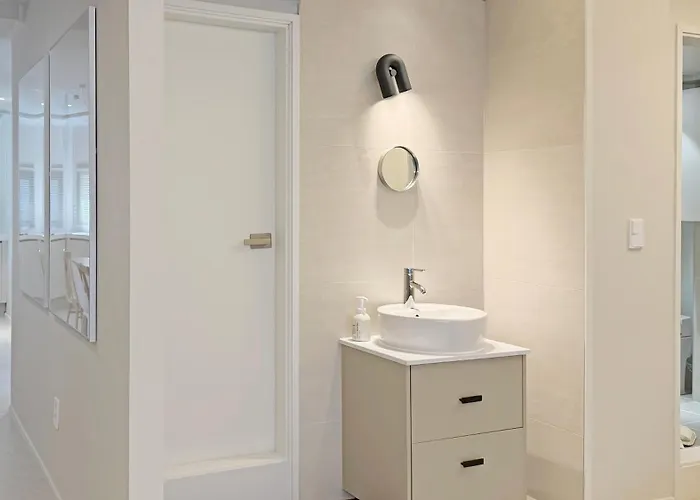 Spacious 132 Sqm, Ddp , Jongno