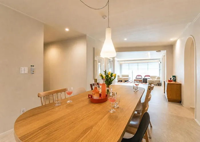 Spacious 132 Sqm, Ddp , Jongno Villa