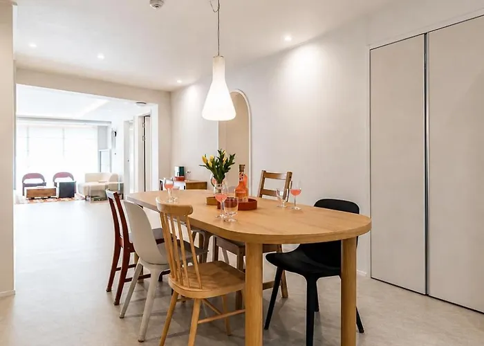 Villa Spacious 132 Sqm, Ddp , Jongno *