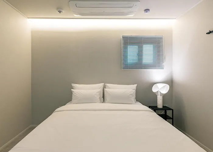 Spacious 132 Sqm, Ddp , Jongno Villa *