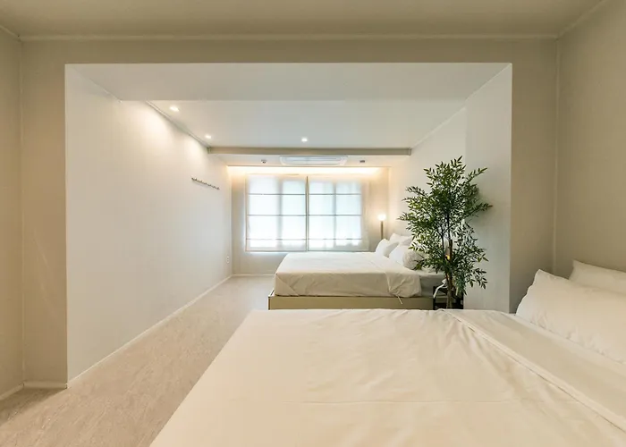 Villa Spacious 132 Sqm, Ddp , Jongno *