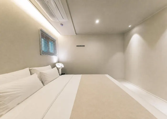 Villa Spacious 132 Sqm, Ddp , Jongno