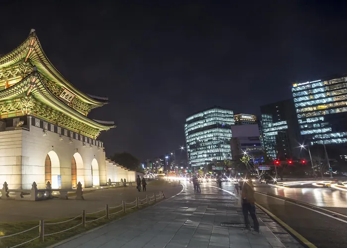 Spacious 132 Sqm, Ddp , Jongno Seoul